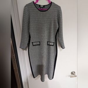 DKNY Black and White Sheath Dress Long Sleeve Crew Neck